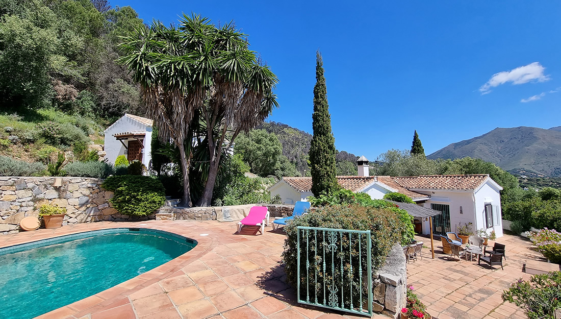 Ambalama - Pool Terrace