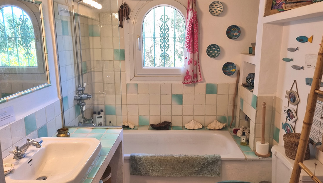 Ambalama - Bathroom