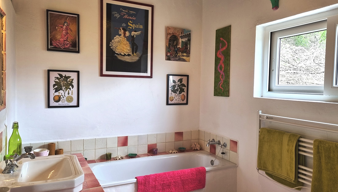 Ambalama - Casita Bathroom